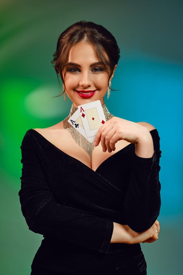 Dealer hand reveal in Casino Hold'em at sajitoto